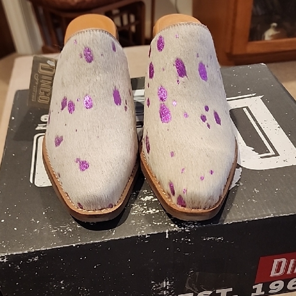 NEW IN BOX DINGO MULES SIZE-9.5.